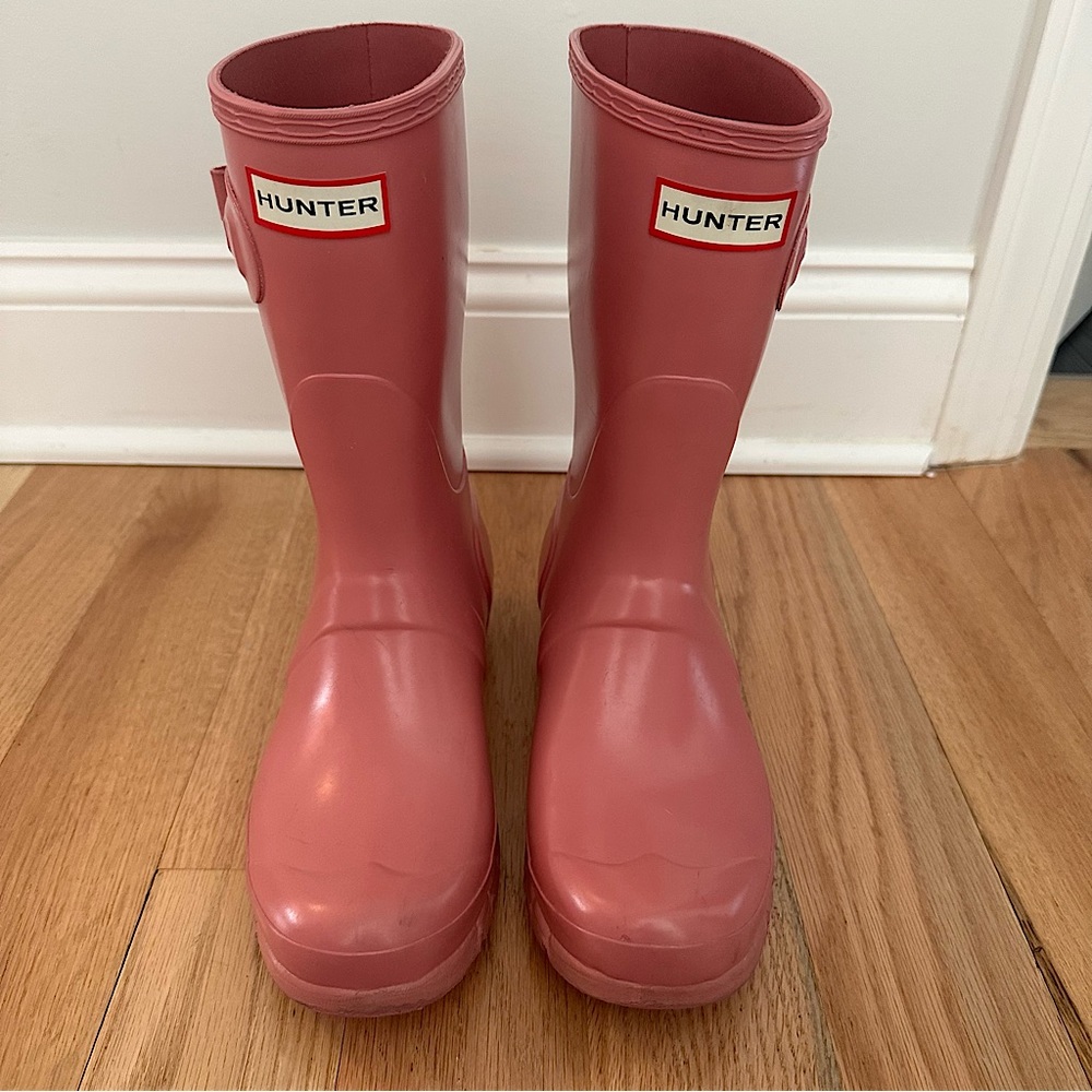 Hunter Original Short Gloss Rain Boot in Pink Size US 7 (fits like a US 8)